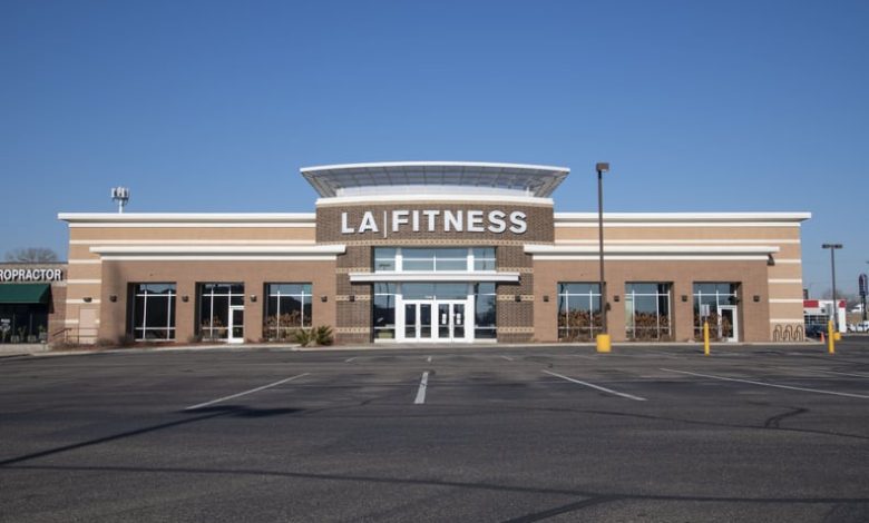 Maplewood, Minnesota. LA Fitness gym membership. (Photo by: Michael Siluk/Education Images/Universal Images Group via Getty Images)